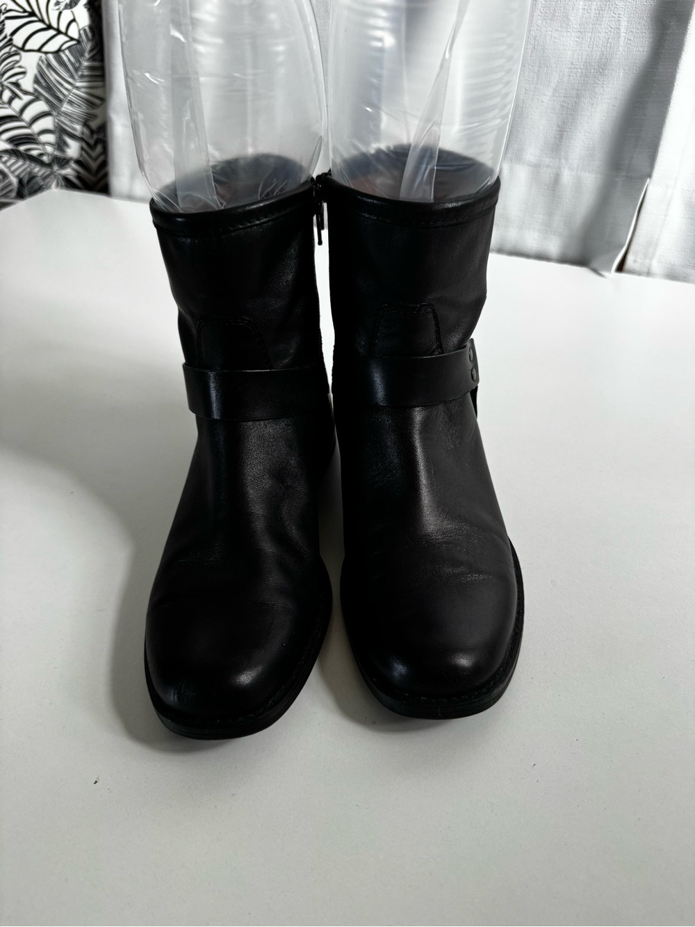 House of Harlow 1960 Portia Black Leather Harness Boots 7.5M